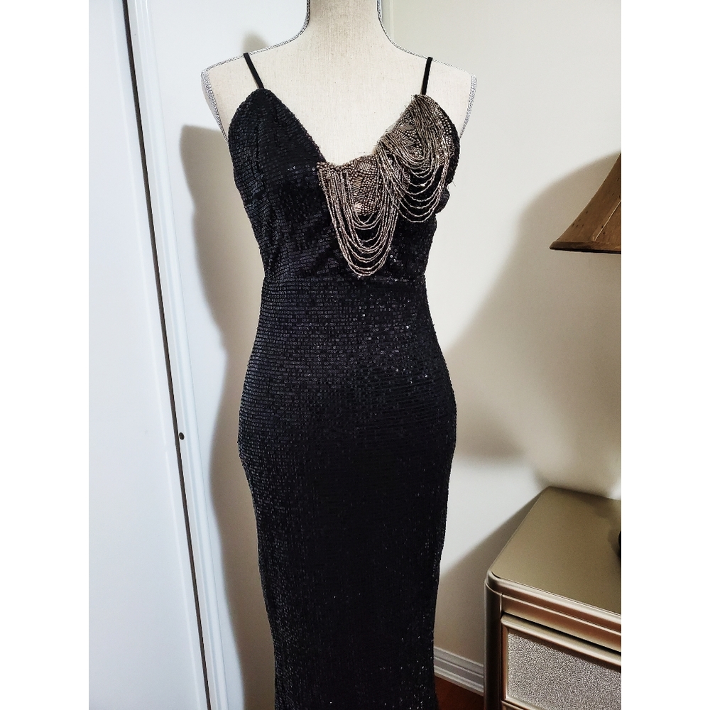 Dress - Picture 2 of 9
